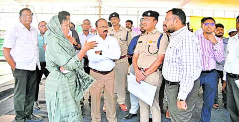 గణతంత్ర వేడుకల ఏర్పాట్లు పరిశీలన 