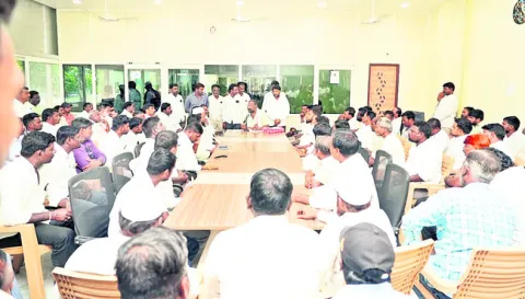 మున్సిపాలిటీల్లో కాంగ్రెస్‌ జెండా ఎగరాలి