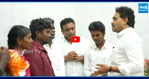 YSRCP Activist Manda Salmans Family Meets YS Jagan 1