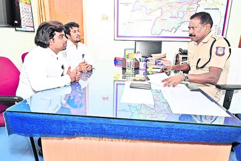 ఫిర్యాదులపై విచారణ జరిపించాలి 