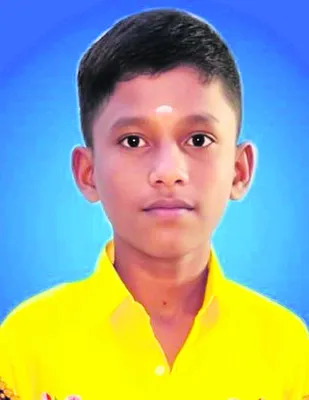 హాస్టల్‌కు  వెళ్లడం ఇష్టంలేక..
