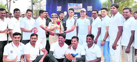 టైగర్స్‌ ట్రోఫీ విజేత ‘ఏఆర్‌ హెడ్‌ క్వార్టర్స్‌’