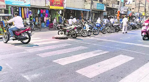 ● రూ.25 వేలు ఖర్చు అయ్యే పనికి  రూ.1.50 లక్షల వరకు చెల్