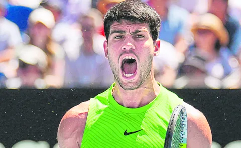 Carlos Alcaraz advances to the third round of the Australian Open6