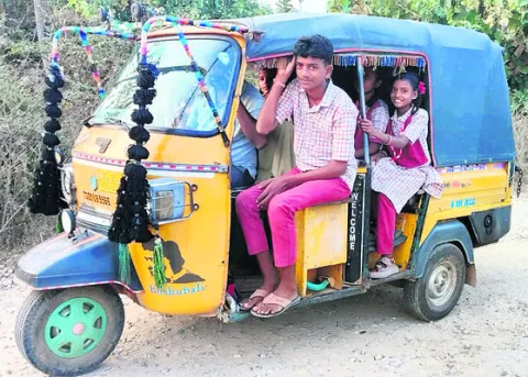 రోజూ కష్టాలే..
