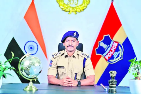 విధుల్లో నిర్లక్ష్యం  వహిస్తే కఠిన చర్యలు
