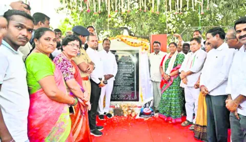 కోటీశ్వరులను చేయాలన్నదే లక్ష్యం