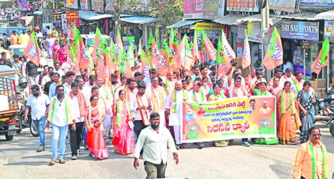 అభివృద్ధి పనులు పూర్తి చేయాలి
