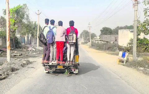 ప్రైవేటు వాహనాలే దిక్కు!
