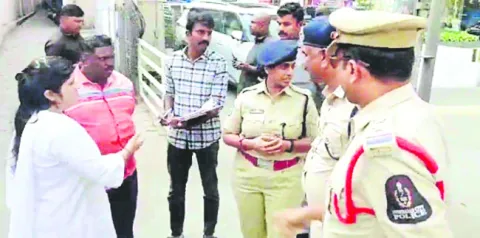 గంటలోపే పట్టేశారు 