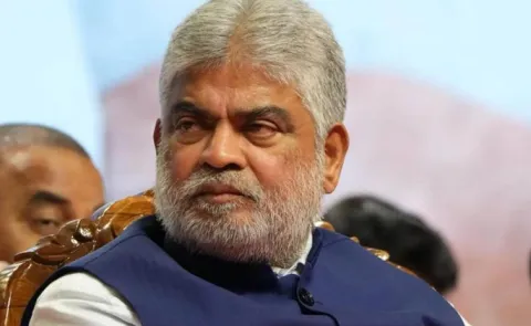 Telangana Speaker Legal Notice To Former Mla Anand