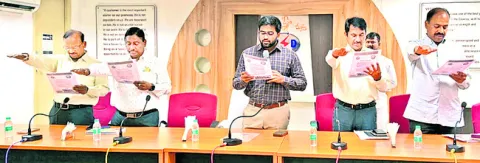 ఓటు హక్కును  వినియోగించుకోవాలి
