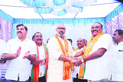 కోరుట్ల బల్దియాపై బీజేపీ జెండా ఎగరేద్దాం