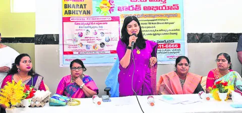 నిత్యం పోషకాహారం తీసుకోవాలి