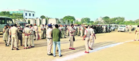 అలజడికి సిద్ధమై.. హంగామాతో సరి