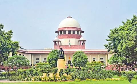 Supreme Court orders unconditional apology from Jharkhand lawyer over viral 