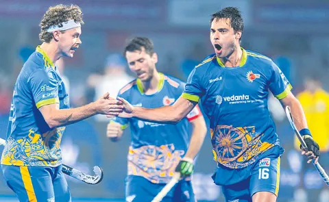 Kalinga Lancers in the Mens Hockey India League final4
