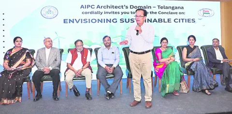 పట్టణాల అభివృద్ధి స్థిరంగా జరగాలి 
