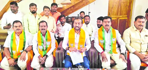 కక్షగట్టి 20 కేసులు పెట్టించిండ్రు 