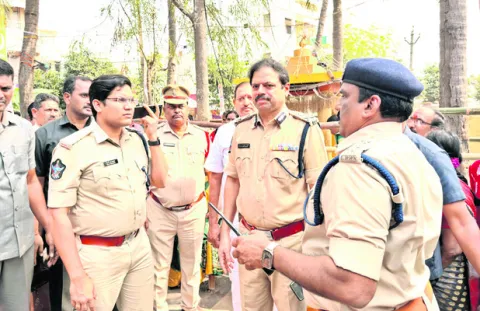 జాతరలో డ్రోన్‌ నిఘా 