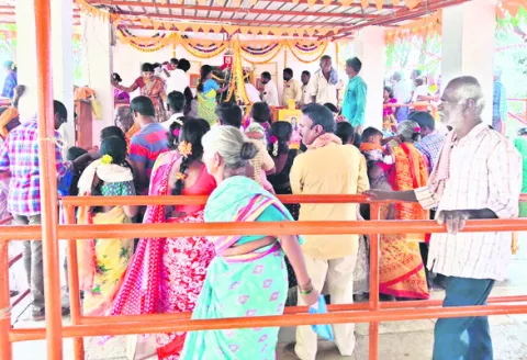 కృష్ణబ్రహ్మేంద్రస్వామి  జాతర ప్రారంభం 
