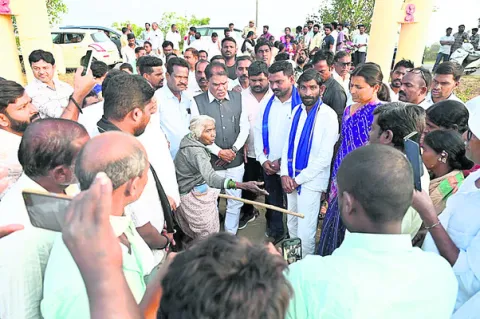 దళితులను వేధించొద్దు 