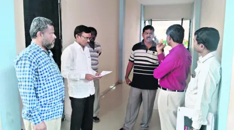 నామినేషన్ల స్వీకరణకు 11 కేంద్రాలు 