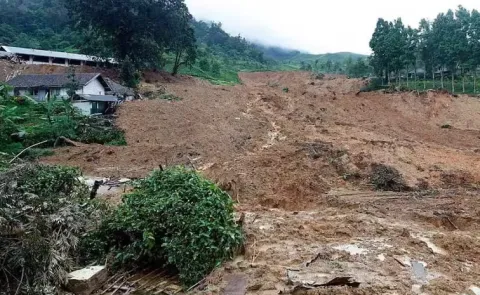 7 Dead Trapped As 30 Homes Destroyed In West Java Landslide