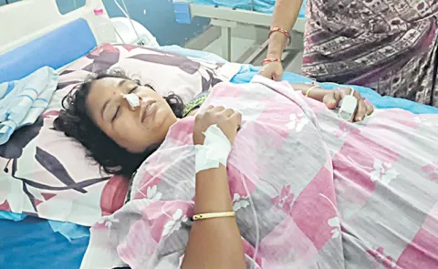 Staff nurse attempts suicide in challaplli 
