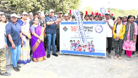 ప్రజాస్వామ్యంలో ఓటు వజ్రాయుధం