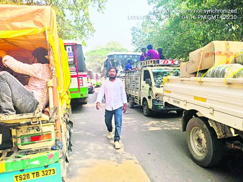 మేడారంలో ట్రాఫిక్‌జామ్‌