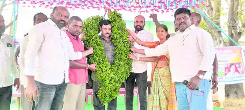 సంఘటిత పోరాటాలతోనే సమస్యలు పరిష్కారం