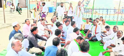 ఉపాధిహామీ చట్టాన్ని పునరుద్ధరించాలి