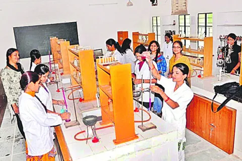 ఇంటర్‌ ప్రాక్టికల్స్‌కు సర్వం సిద్ధం 