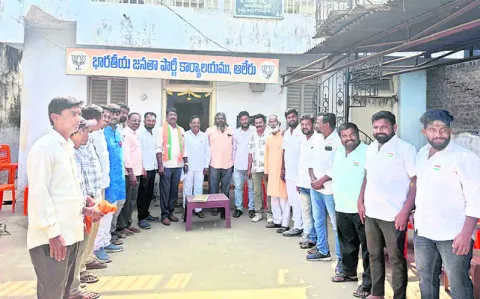 బీజేపీ అభ్యర్థుల తొలి జాబితా విడుదల