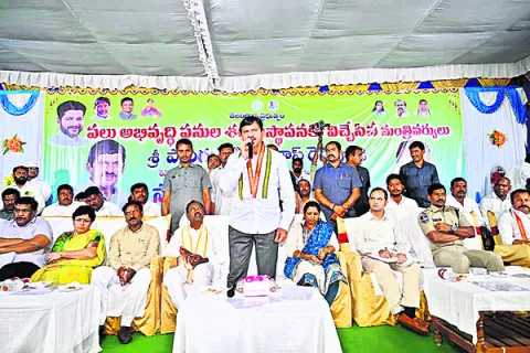 బీఆర్‌ఎస్‌ది కమీషన్ల రాజకీయం