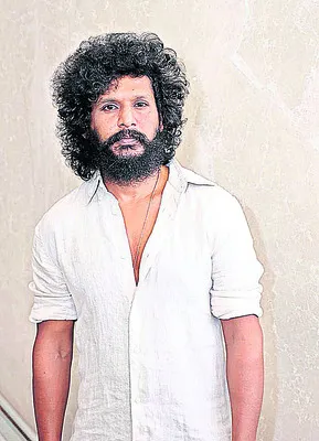 లైట్‌ హాటెడ్‌ కథా చిత్రాలు చేయడం రాదు