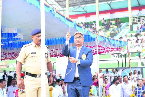 ఇంధన రంగంలో విశేష కృషి 