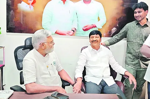 కక్షతోనే జోగి రమేష్‌పై అక్రమ కేసు 