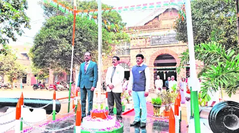 హక్కులతో పాటు బాధ్యతలను గుర్తెరగాలి 