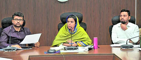 హౌసింగ్‌ లే అవుట్లలో మౌలిక సదుపాయాలు కల్పించాలి 