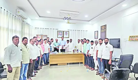 పాలసేకరణ ధరలు పెంచండి 