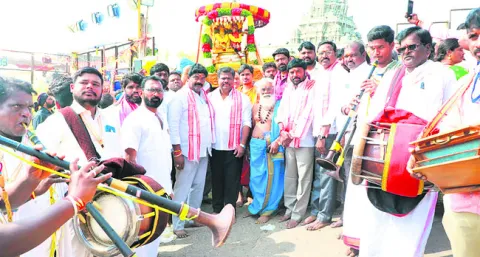 శేషవాహనంపై రామలింగేశ్వరుడు