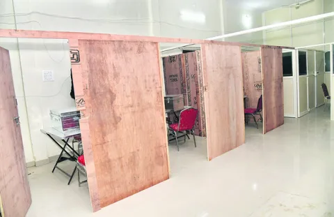 మూడు వార్డులకు..  ఒక రిటర్నింగ్‌ అధికారి