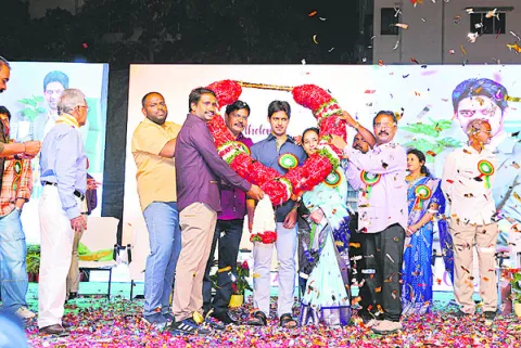 తల్లిదండ్రుల విశ్వాసాన్ని చూరగొన్న భాష్యం