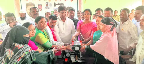 మహిళల జీవన ప్రమాణాలు మెరుగుపడాలి