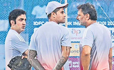 India plays its fourth T20 against New Zealand today3