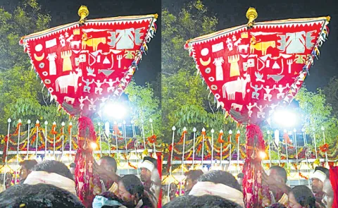  installation of statues on the altars during the Medaram fair