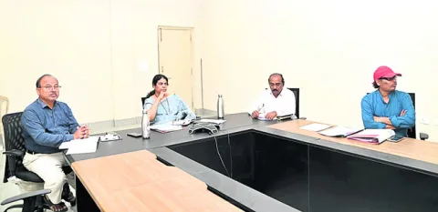 సింగరేణి ప్రాంతాల్లో అభివృద్ధి పనులు చేపట్టాలి