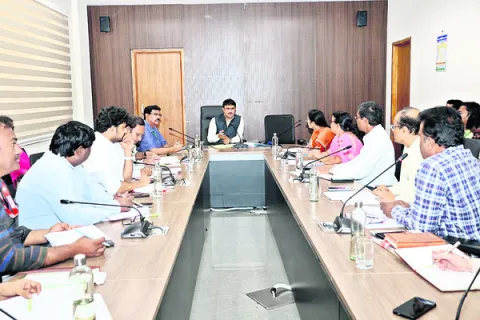 రైతులు ఆర్థికంగా ఎదగాలి 